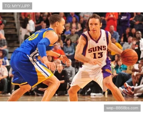 纳什精准组织传球助攻率提升显著拉开球队进攻节奏