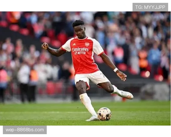 萨卡又买了啥奢侈品？感觉他钱包比球场稳得多了！